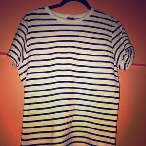 I’m selling a white and navy blue shirt from H&M